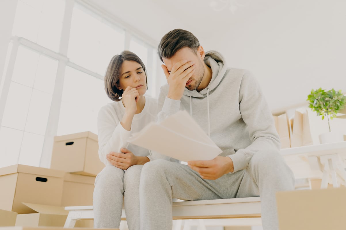 Distressed  couple have debt problem, being not able t